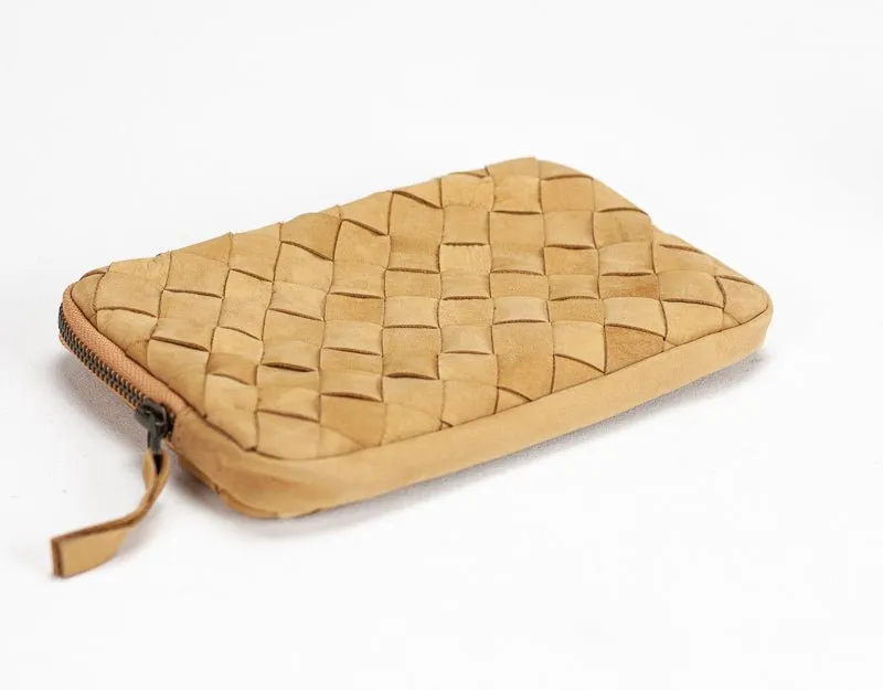 Chloe clutch wallet - Natural brown handwoven leather