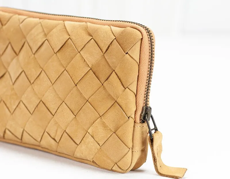 Chloe clutch wallet - Natural brown handwoven leather