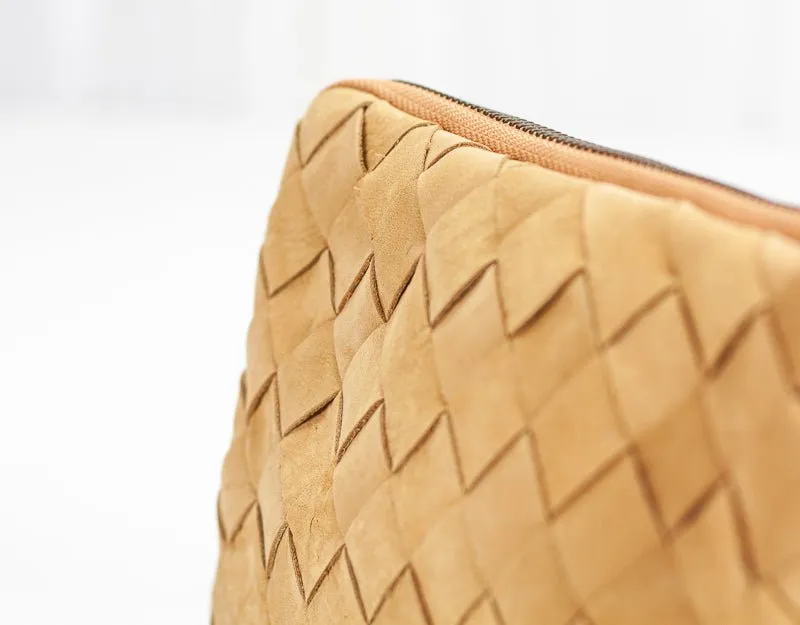 Chloe clutch wallet - Natural brown handwoven leather