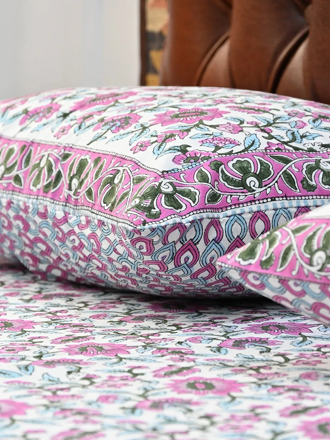 GULMARG PINK COTTON PRINTED DOUBLE BEDSHEET WITH PILLOW