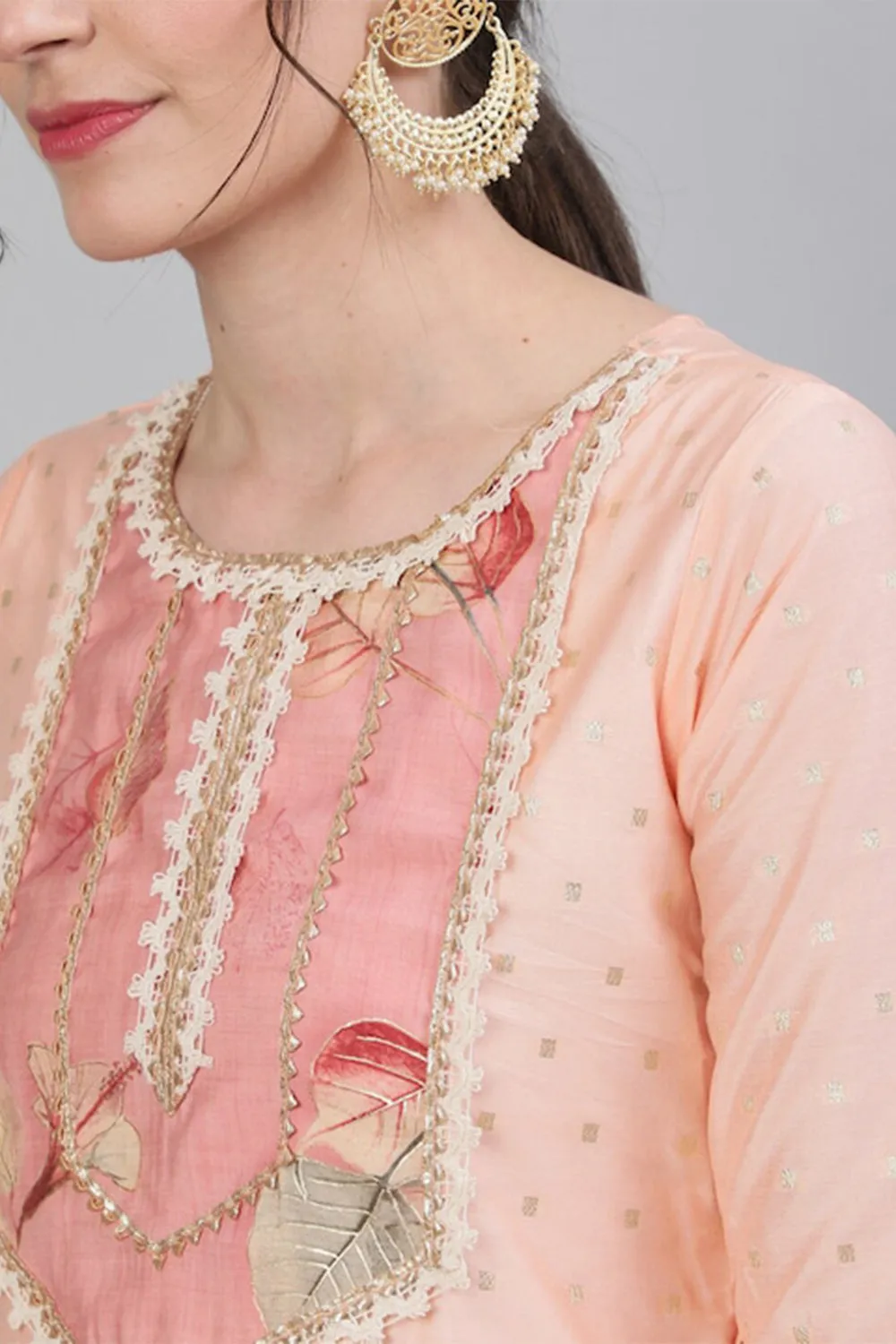 Ishin Women Peach-Coloured Golden Woven Design Kurta Set